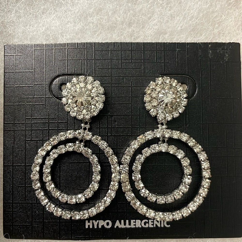 NWT Fancy Rhinestone Earrings Silver Tone